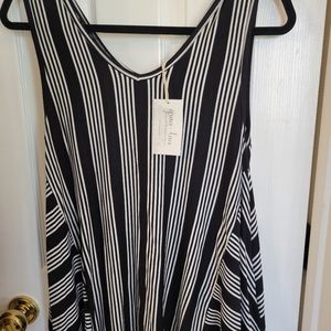 Grace and Lace b/w hanky top